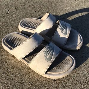 Nike Benassi Duo Ultra Women’s White Slides size 7